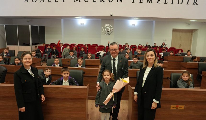 Minik öğrencilerden Başkan Alper Şen’e ziyaret