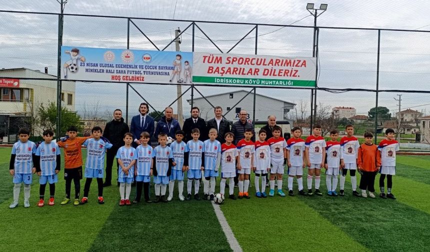 Biga’da 23 Nisan coşkusu yeşil sahada başladı