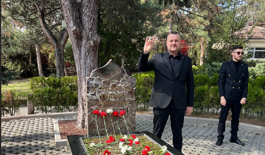 "Başbuğ Alparslan Türkeş'i rahmet ve saygıyla anıyorum"