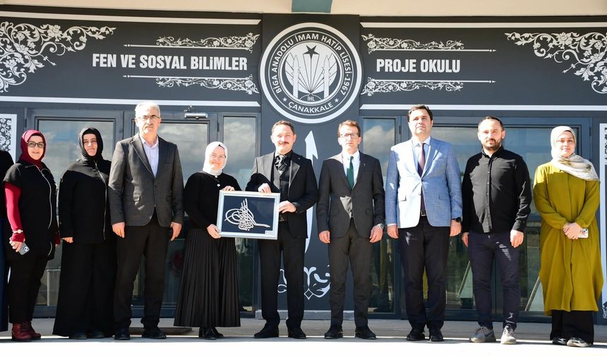 Kaymakam Kayabaşı Biga Anadolu İmam Hatip Lisesini ziyaret etti