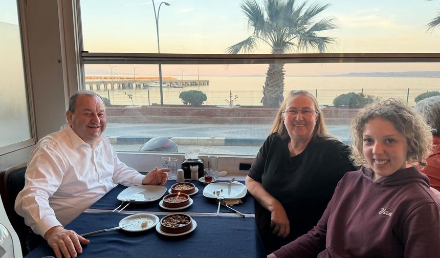 Şadan Doğan’a sürpriz doğum günü kutlaması