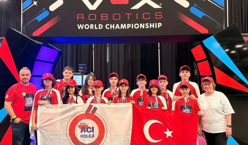 Biga Açı Koleji robotik takımı dünya şampiyonasından ödülle döndü