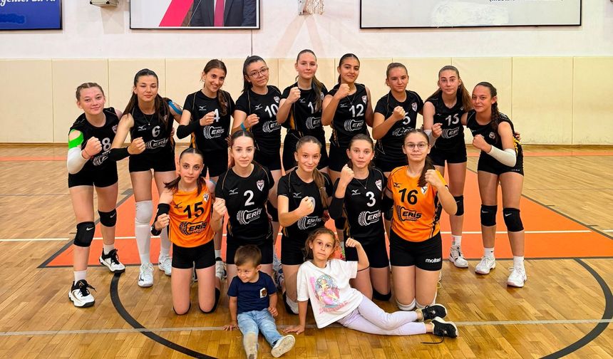 Biga'dan Çanakkale voleyboluna damga: 3 takım birden yarı finalde