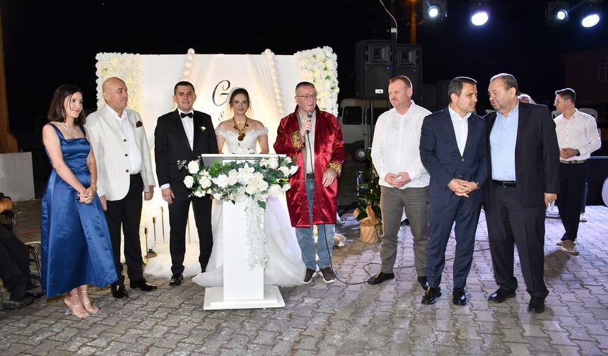 Biga'da Borazan ve Güder ailelerinin mutlu günü