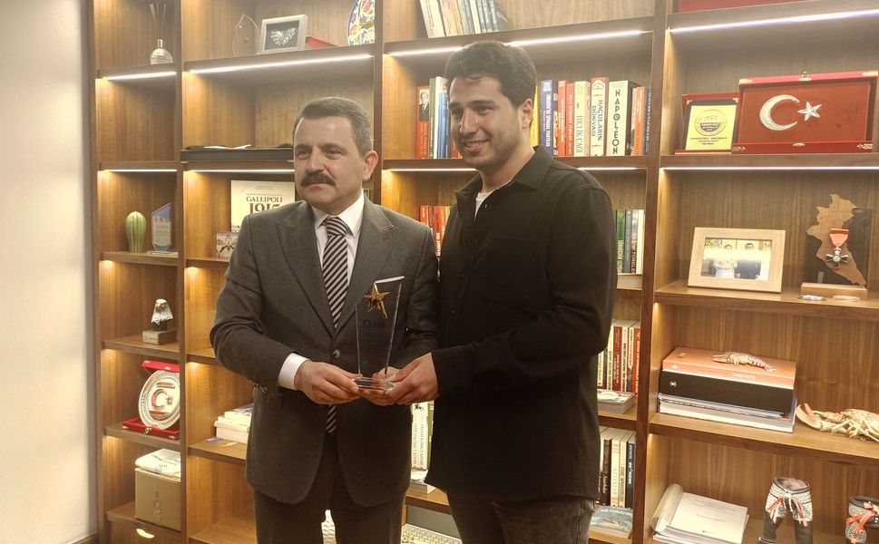 Rekortmen dalgıçtan İsmail Kaşdemir'e anlamlı ziyaret