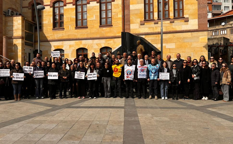 Eğitim camiası yas tutuyor: Biga'dan sert açıklama!