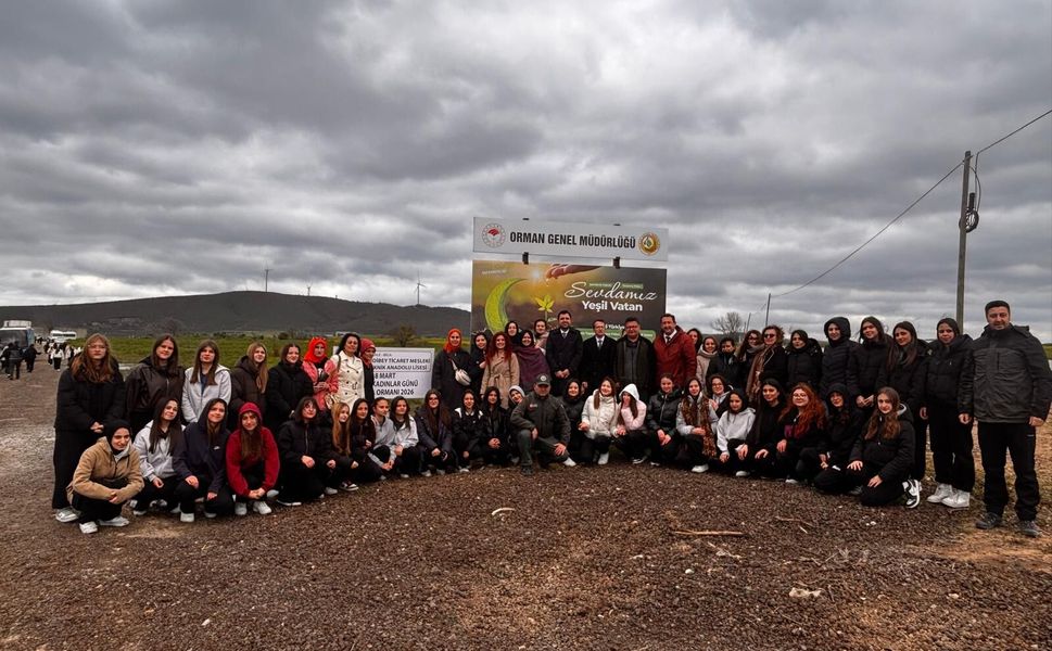 Hamdibey MTAL’den 8 Mart’a anlamlı fidan dikimi