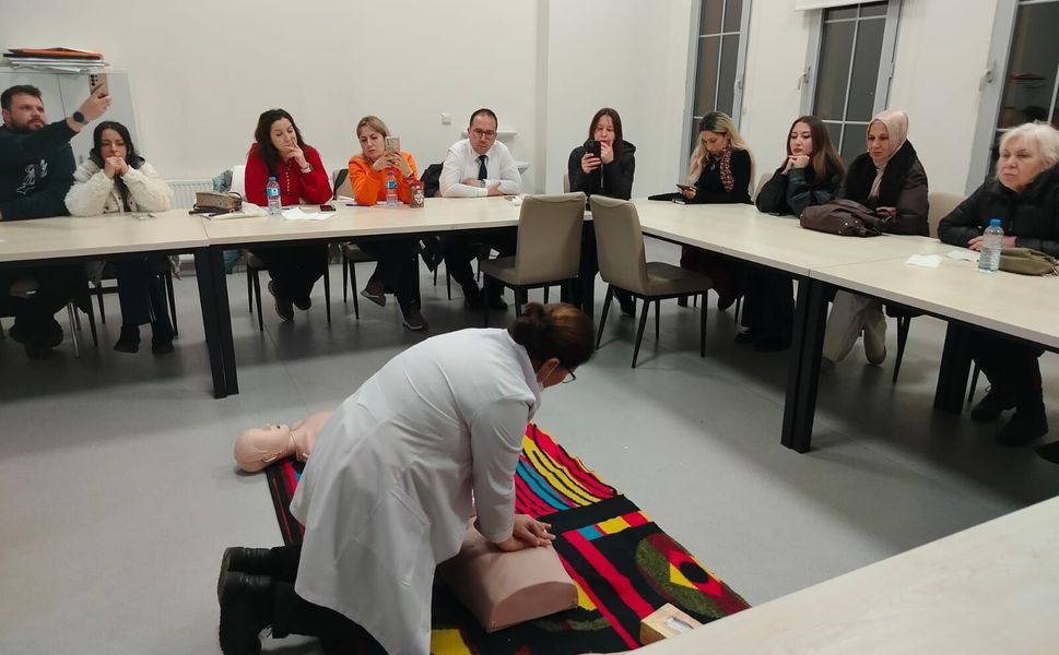 Biga Doğa Dostları'ndan İlk Yardım Eğitimi