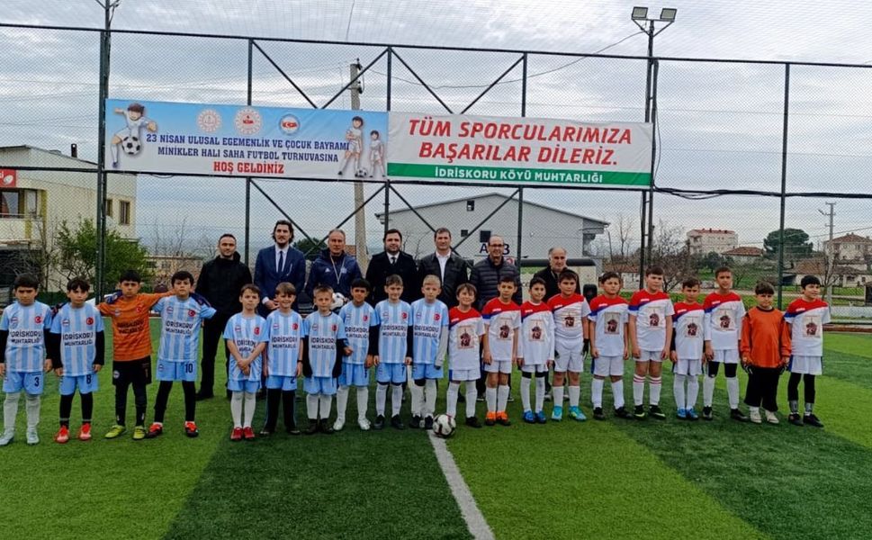 Biga’da 23 Nisan coşkusu yeşil sahada başladı