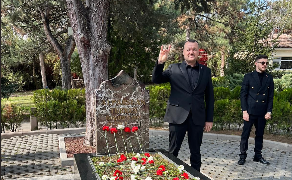 "Başbuğ Alparslan Türkeş'i rahmet ve saygıyla anıyorum"