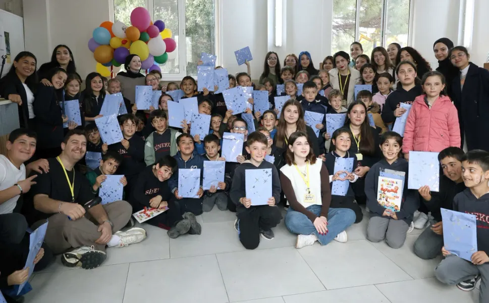 Üniversite öğrencileri Sinekçi köyünü renklendirdi