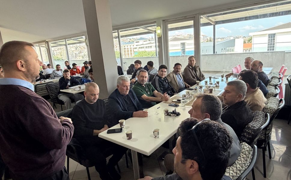 Balıklıçeşmespor yarı finalde Küçükkuyu Gençlerbirliği ile karşılaşıyor