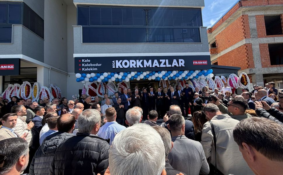 Biga’da görkemli açılış: Korkmazlar yeni showroomuyla kapılarını açtı
