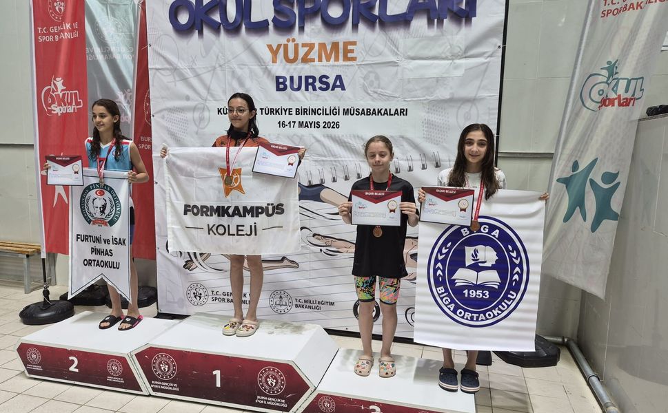 Biga Ortaokulu öğrencisi Melek Gülce Çelik Türkiye 3.'sü oldu