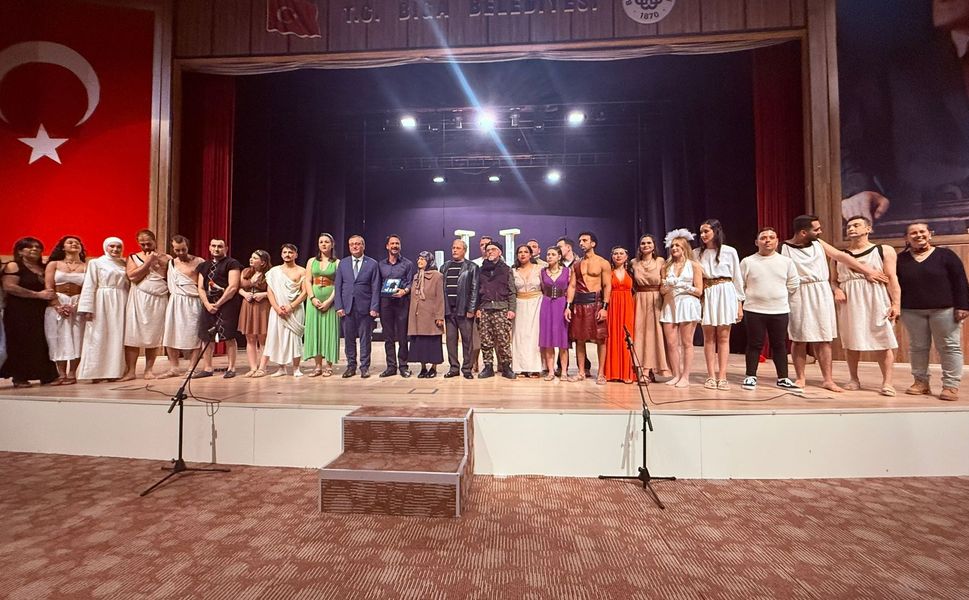 Direklerarası Seyirci Ödülleri’nde Biga Belediyesi İlçe Tiyatrosu’na büyük ödül