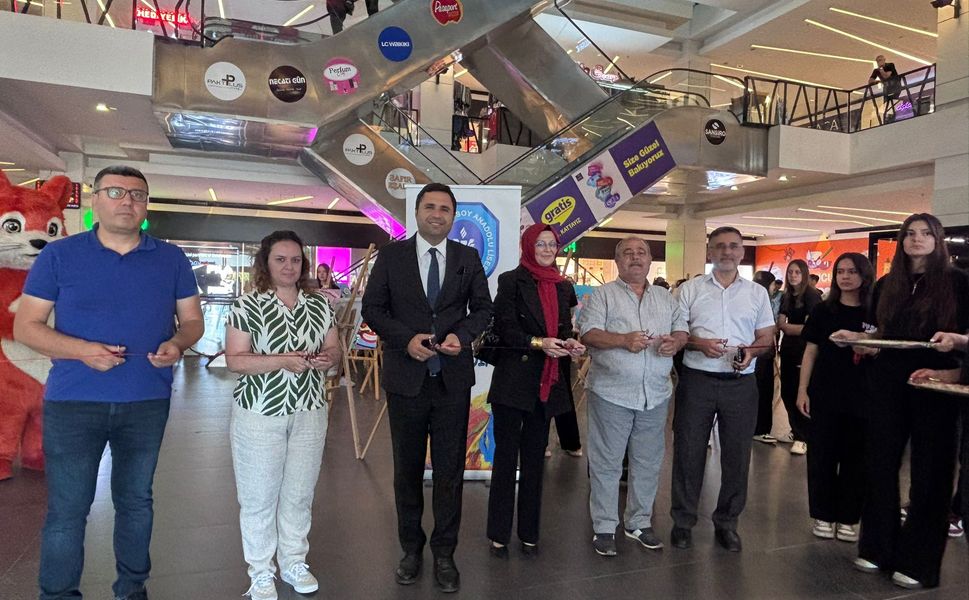 Biga'da lise öğrencilerinden yıl sonu resim sergisi