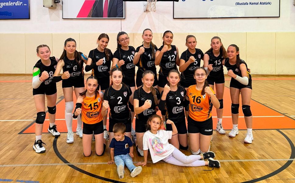 Biga'dan Çanakkale voleyboluna damga: 3 takım birden yarı finalde