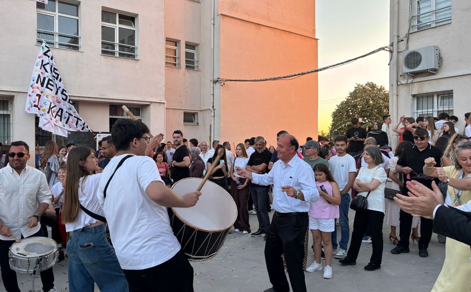 Biga Atatürk Anadolu Lisesi mezuniyet coşkusu