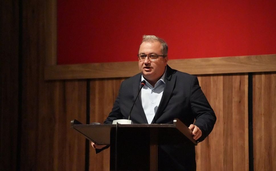 Levent Gürbüz: “Gençlerin Umudunu Kaybettiği Bir Türkiye Geleceğini Kaybediyor”
