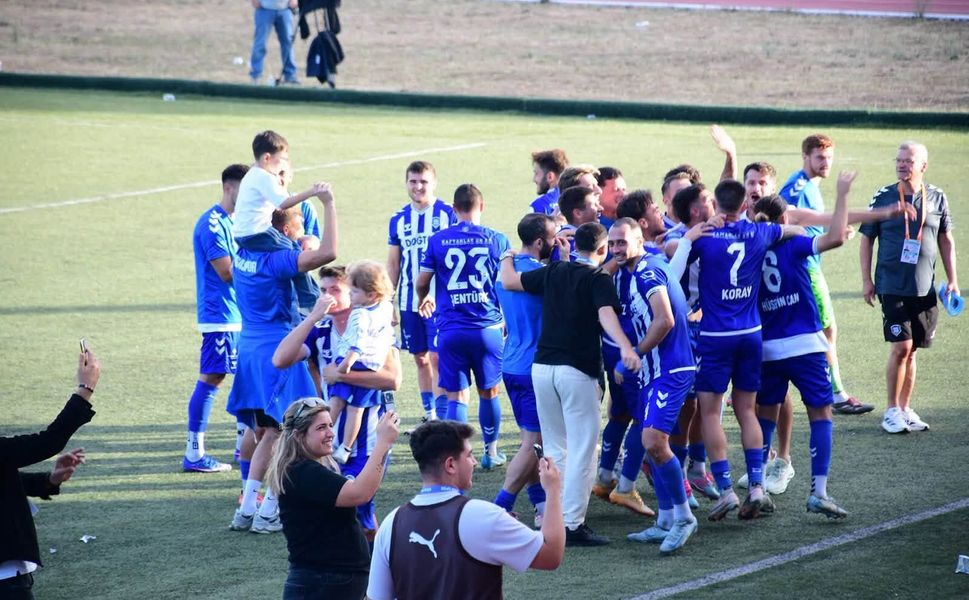 Bigaspor Taraftarıyla Buluştuğu Maçta Eskişehirspor'u 3-0 Yendi