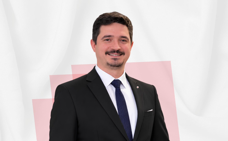 Yeni Parti'de Aday Özden Barış Çetin