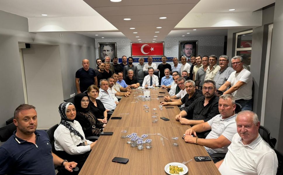 AK Parti Biga'da Yeni Yönetim Belli Oldu: Halil Yağan Kadrosunu Açıkladı