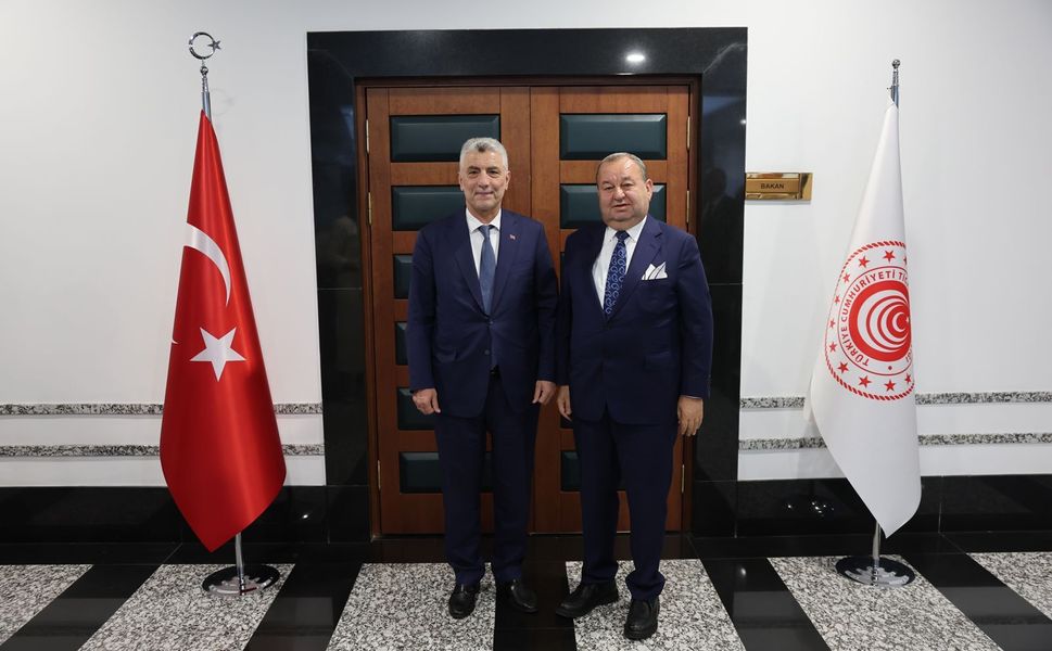 Başkan Şadan Doğan; Ticaret Bakanı Ömer Bolat ile görüştü: Gündem Serbest Bölge ve Liman…