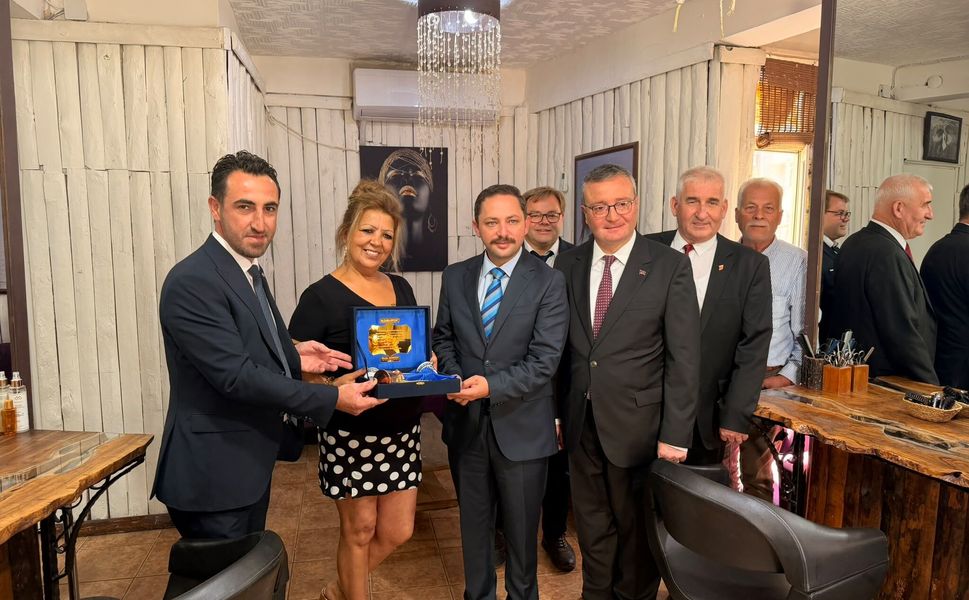 Biga'da 40 Yıllık Emektar Esnaflara Ahilik Plaketi