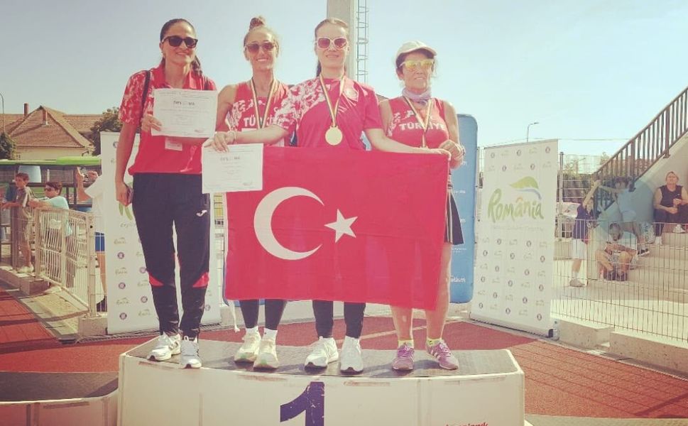 Bigalı Öğretmen Belgin Arı'dan Balkan Şampiyonası'nda 4 Madalya