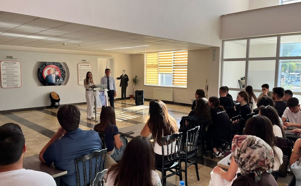 Biga İÇDAŞ Fen Lisesi'nde Mezunlar Buluşması Gerçekleşti