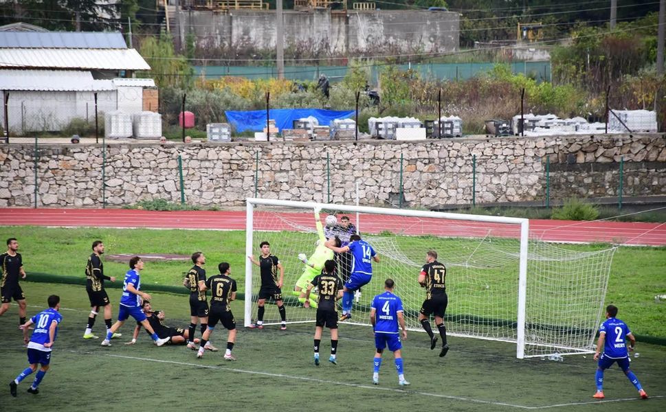Bigaspor Evinde 2 Golle Kazandı: 1922 Akşehirspor'u 2-0 Mağlup Etti