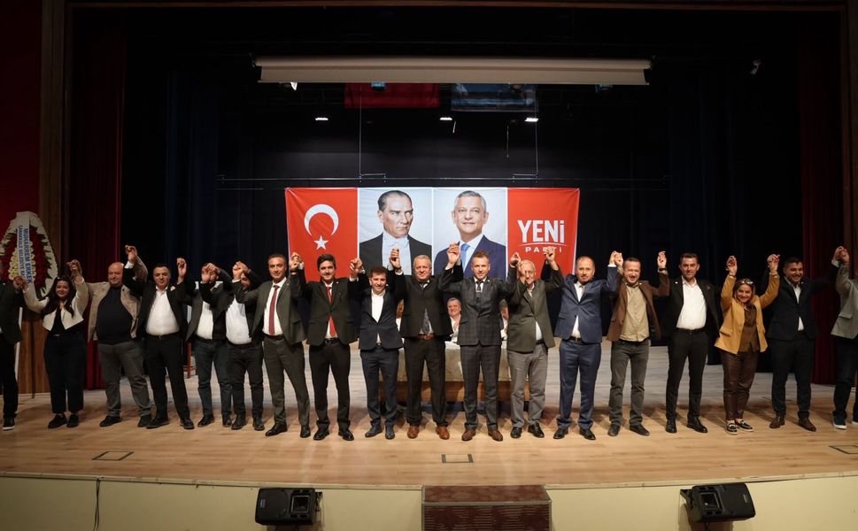 Yeni Parti Biga'da ilk kongre heyecanı: İlçe Başkanı Özden Barış Çetin oldu