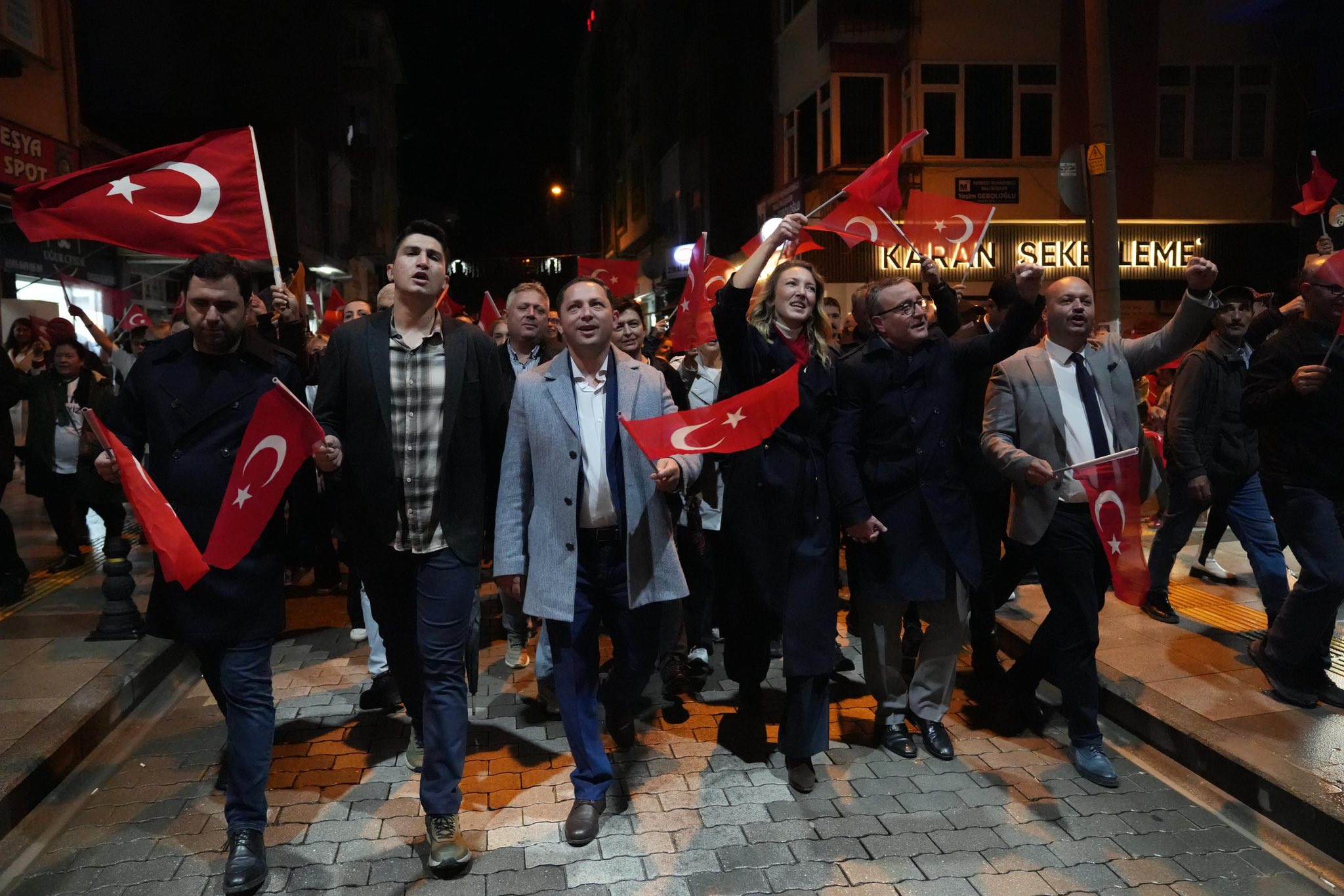 571236997 710270098757784 9096633633736874627 N