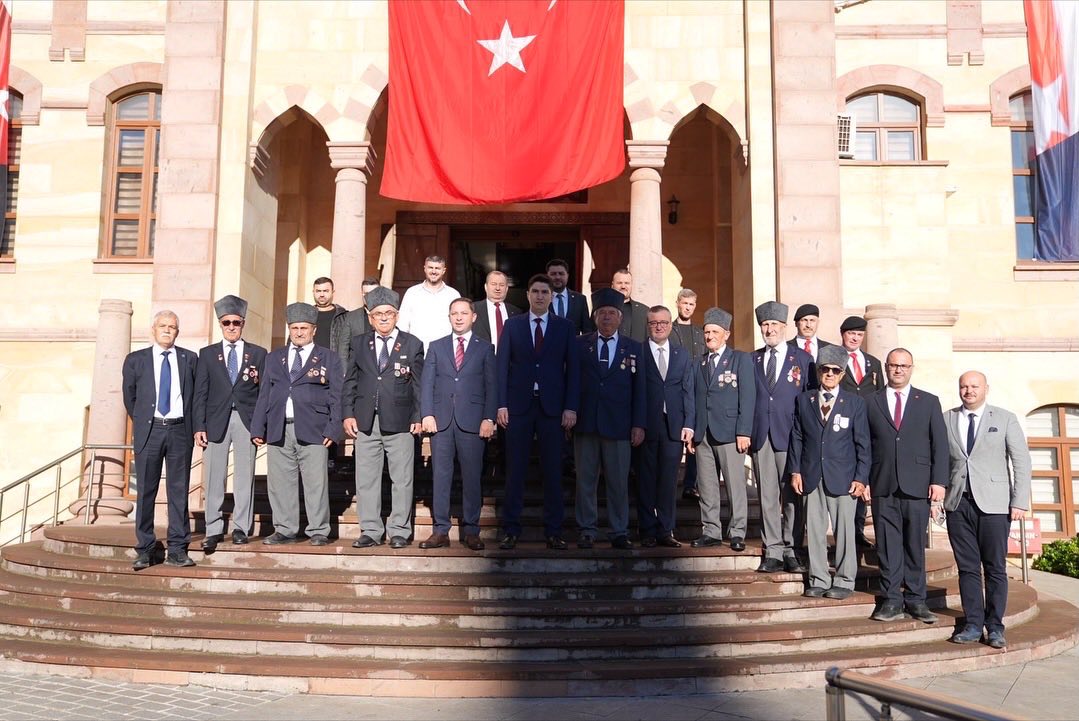 571767126 710697948714999 6425161231403880790 N