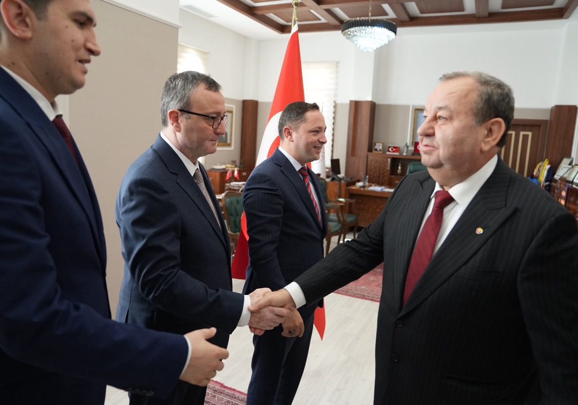 573198388 18326827573210517 2896401936771417165 N