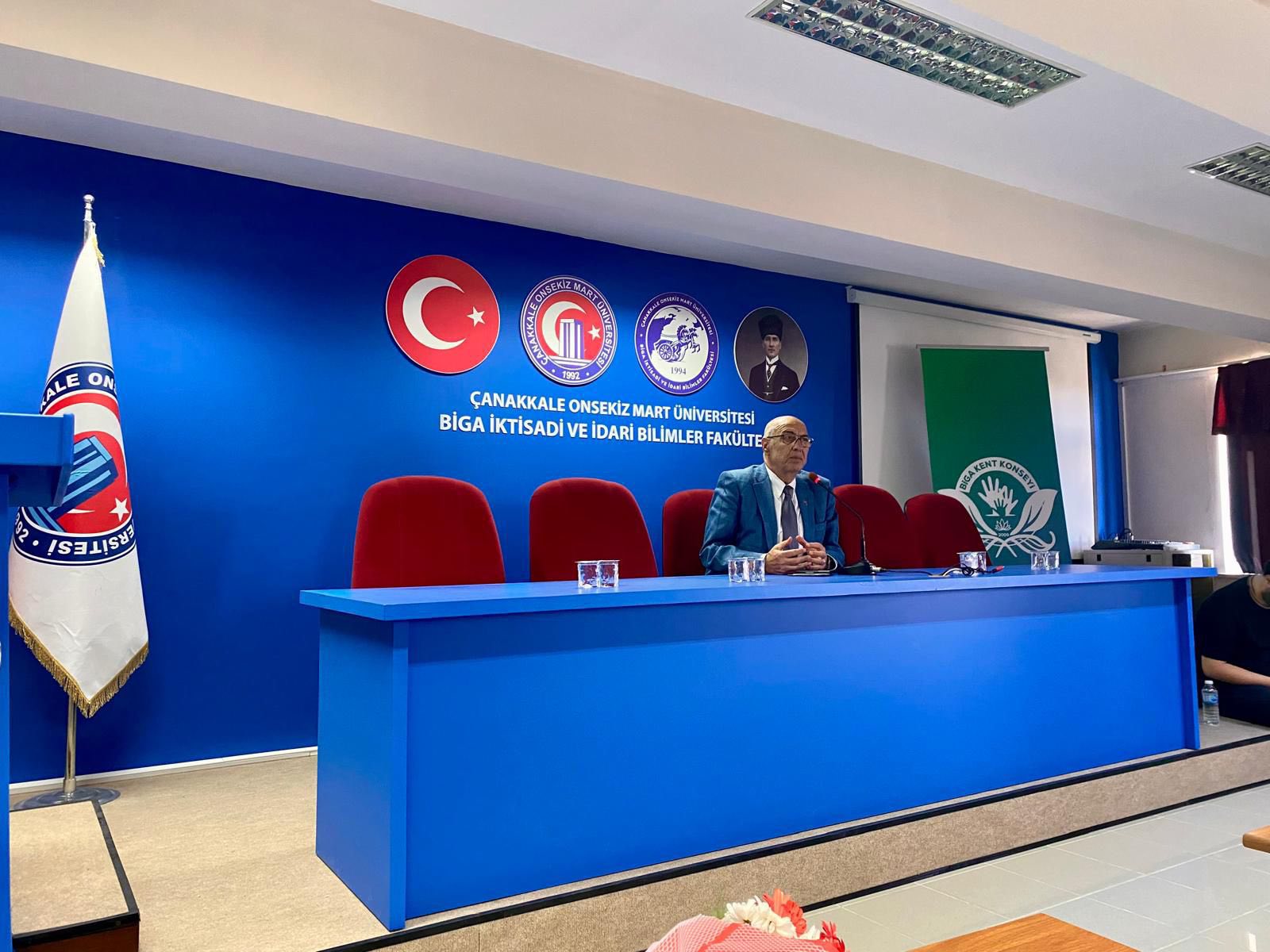 572163052 1259409675991792 164658266480202976 N