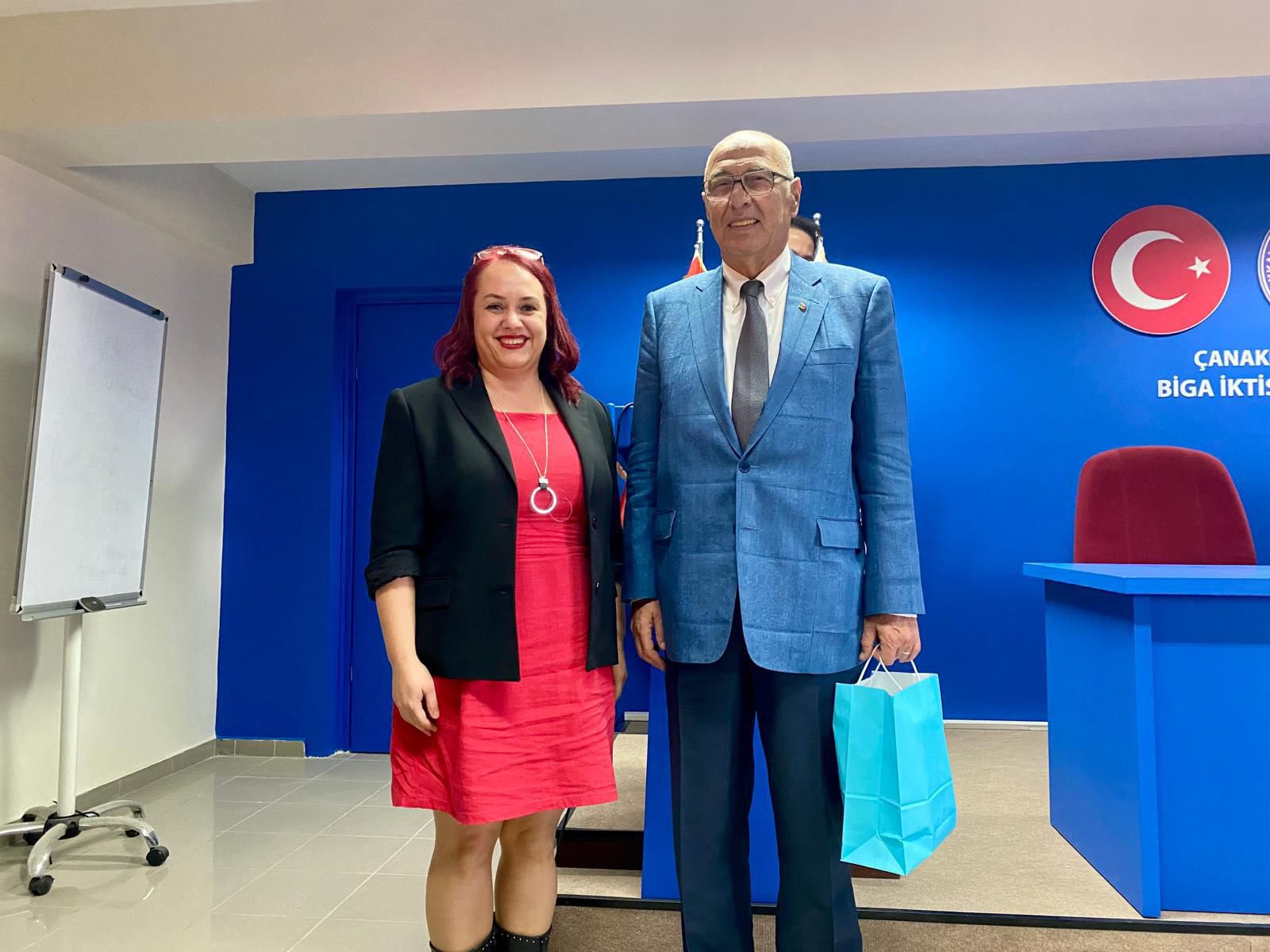 572480329 1259409722658454 785786896424985385 N