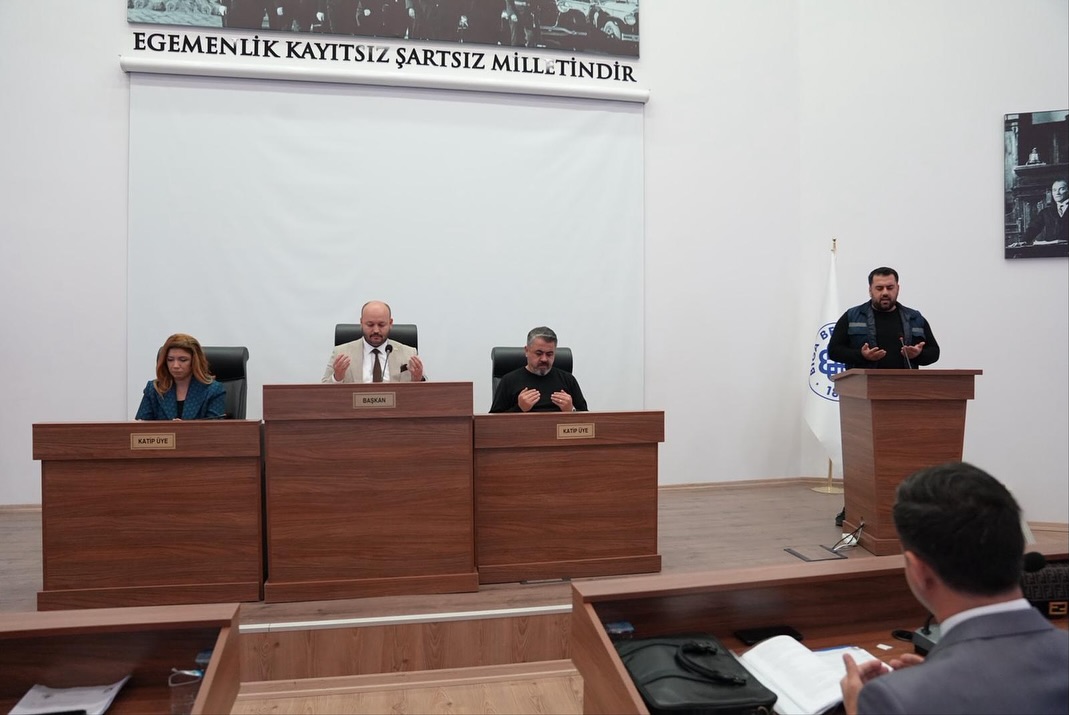 582038272 18153988114416292 1178807547704363327 N