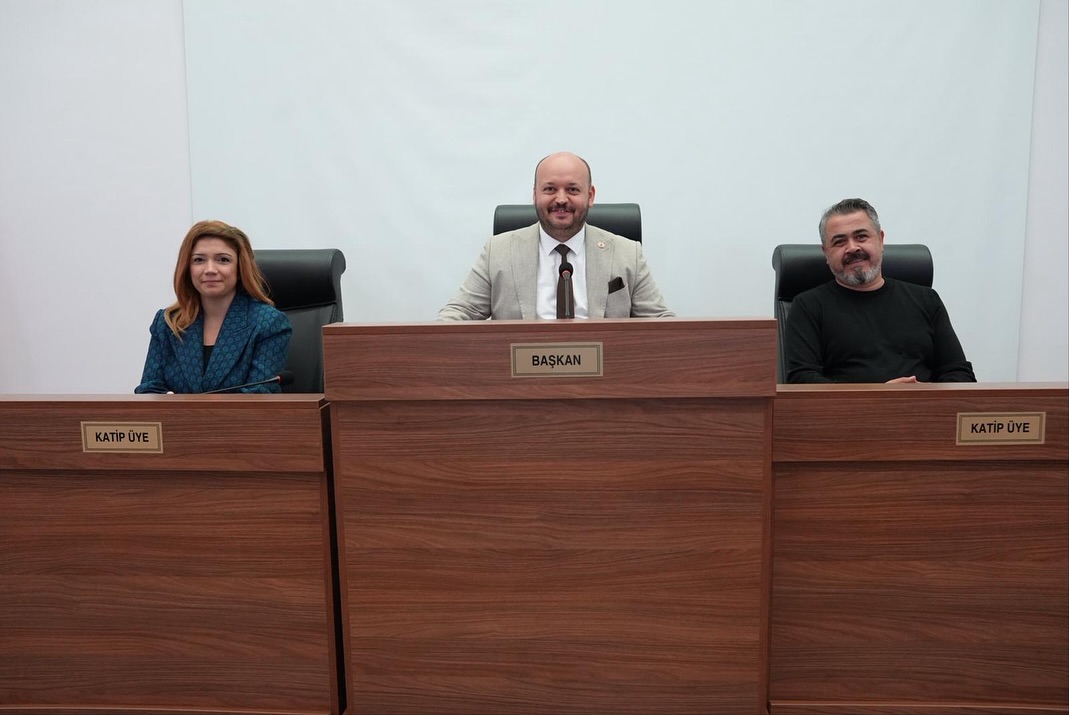 582424317 18153988117416292 1980492879755000555 N