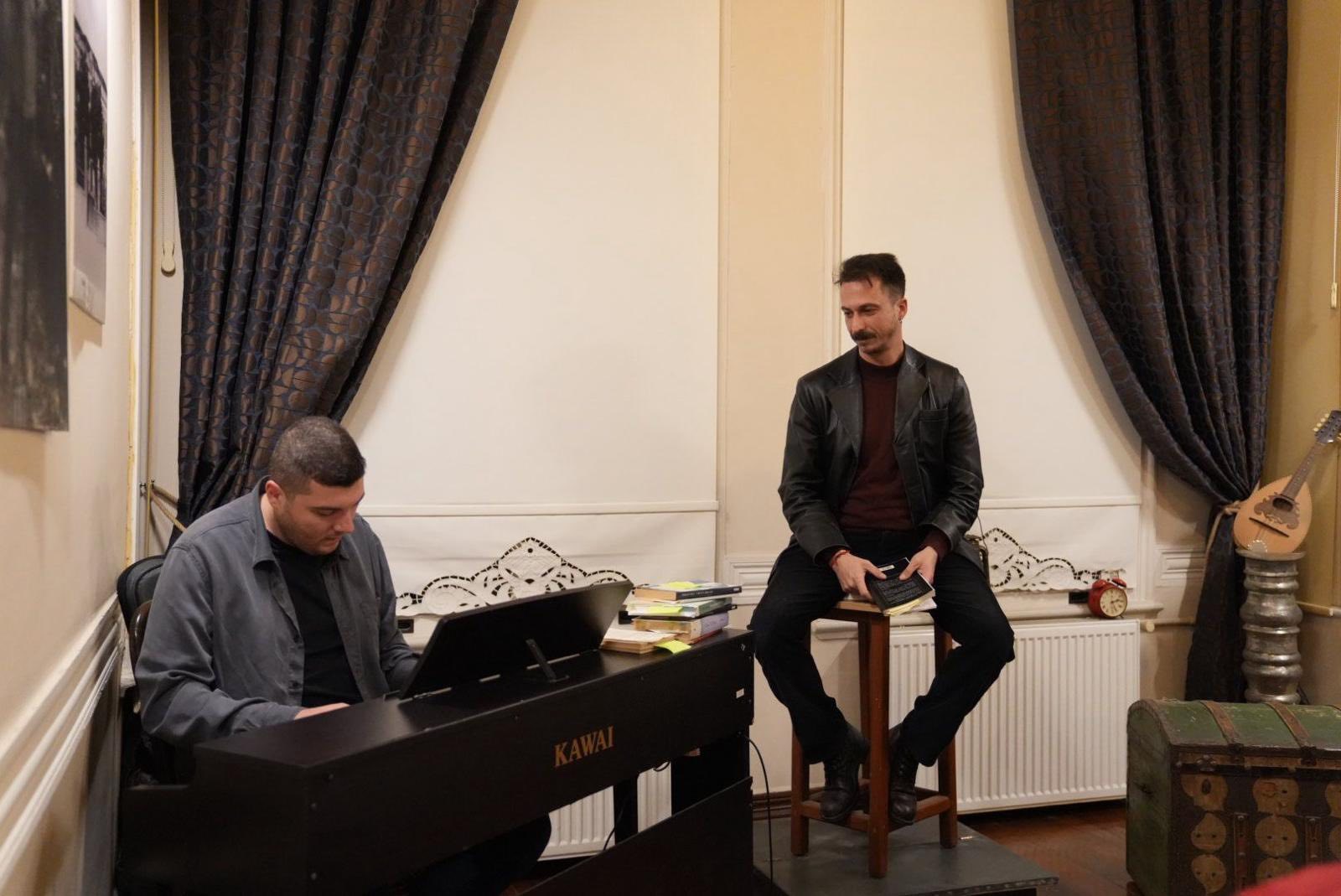 584437701 1273043847961708 1548175171155776149 N