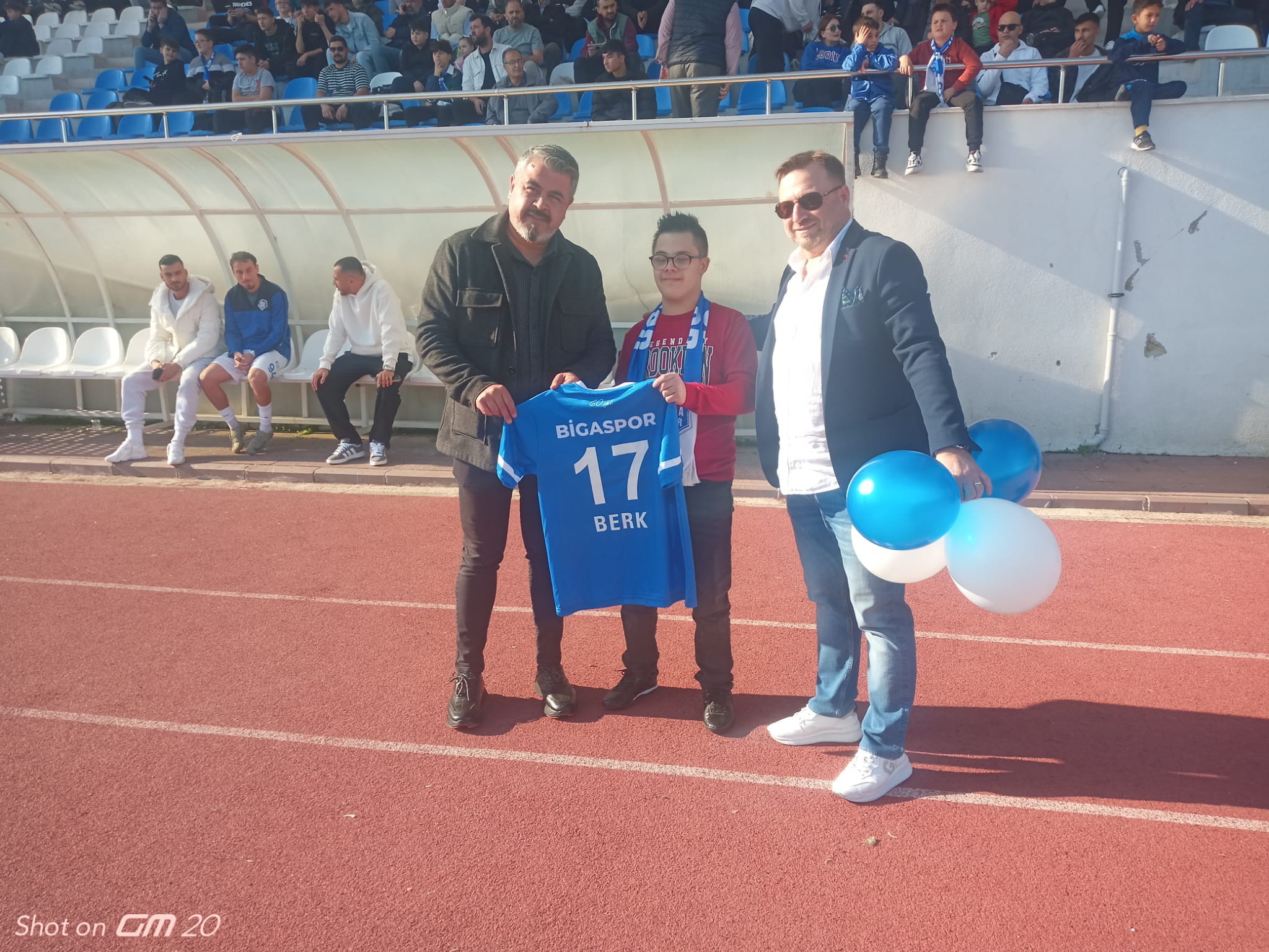 584802580 10163425238989444 6804796385553044849 N