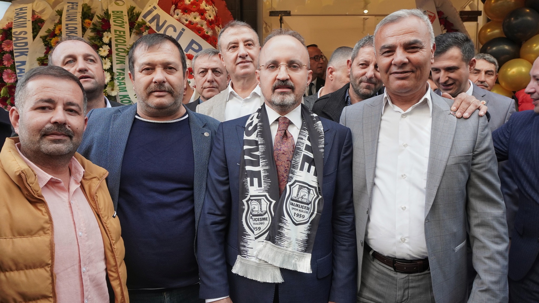 585198532 1413584793465674 7485714907064201037 N