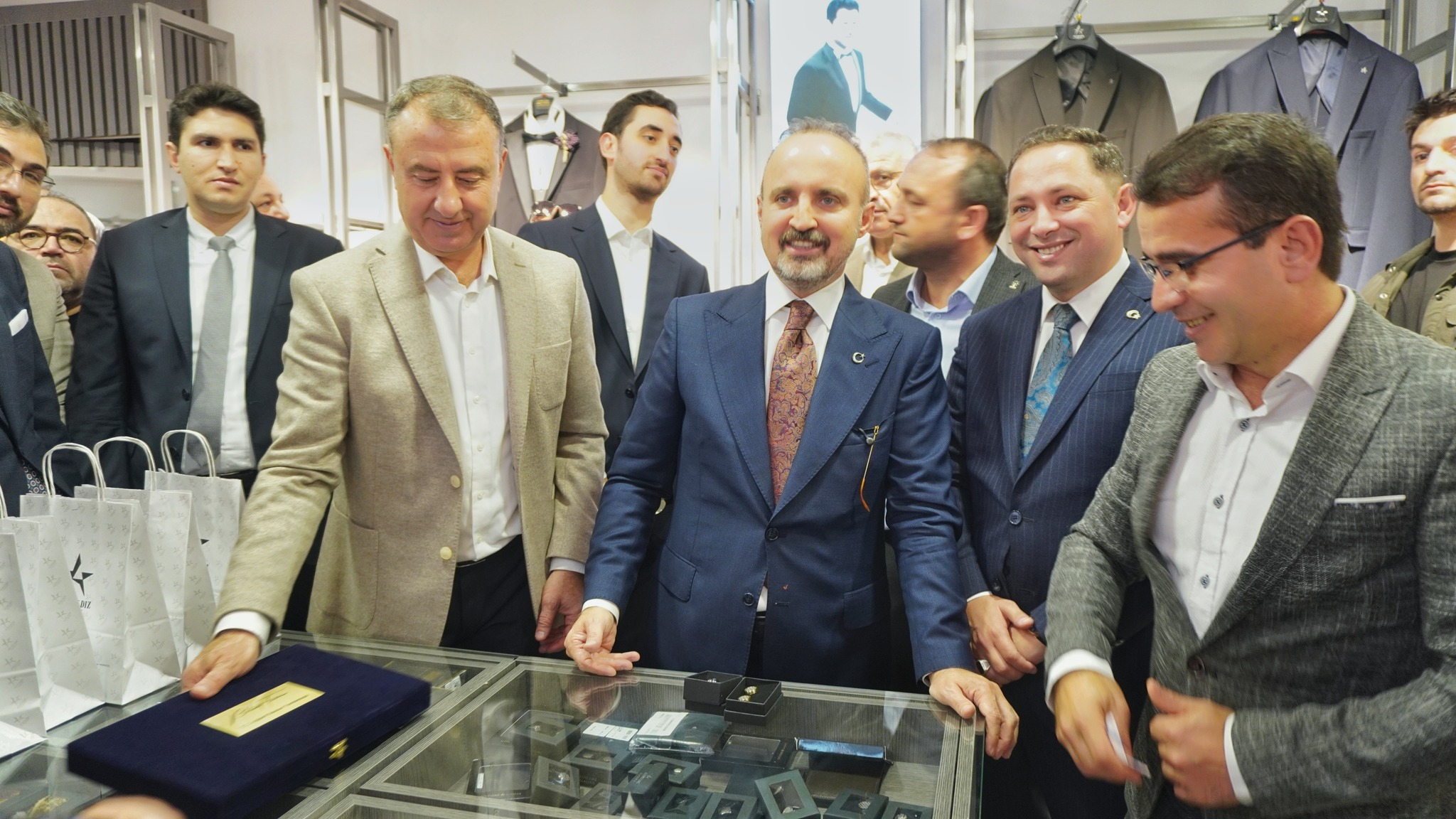 587315768 1413584550132365 1717578739156834927 N