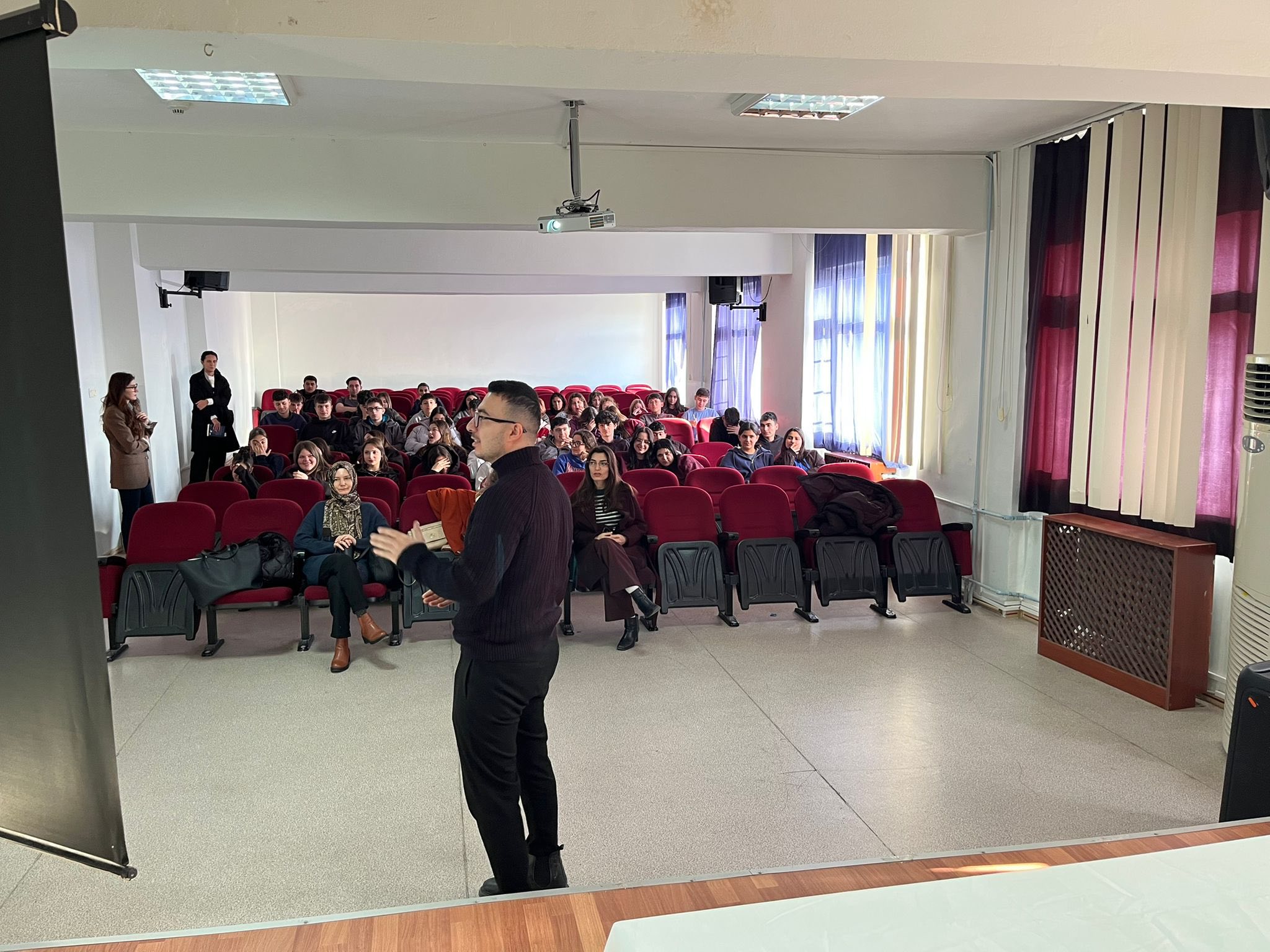 621992041 4307431086180963 4368561908928385821 N