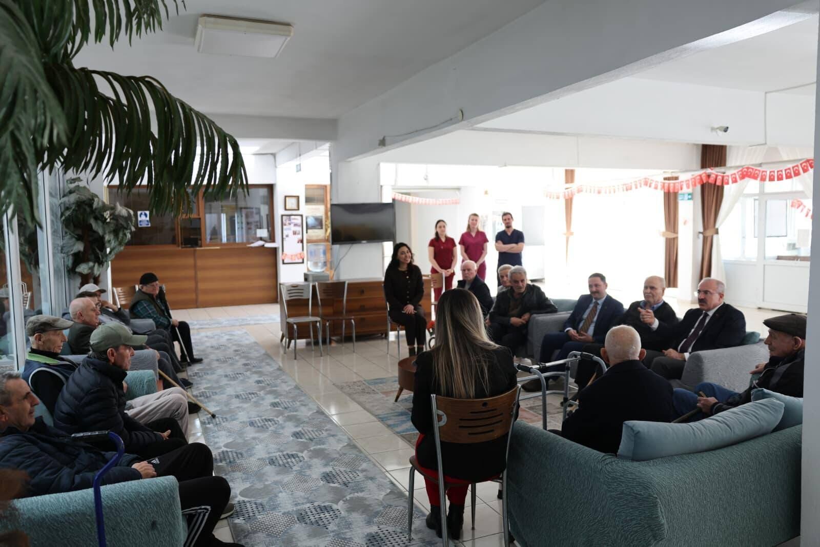 649093635 1244905834496529 13774072158651798 N