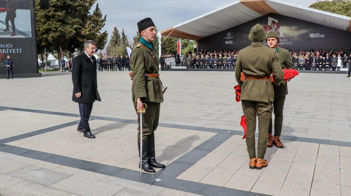 Sehitler Abidesinde Gorkemli Toren 175936 20260318