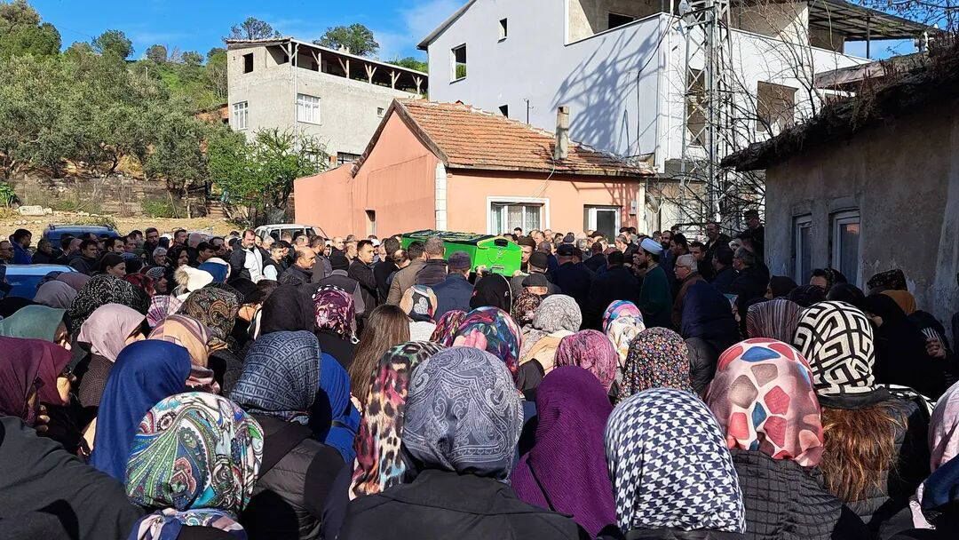 672176908 1910590776559104 7558680110671230779 N