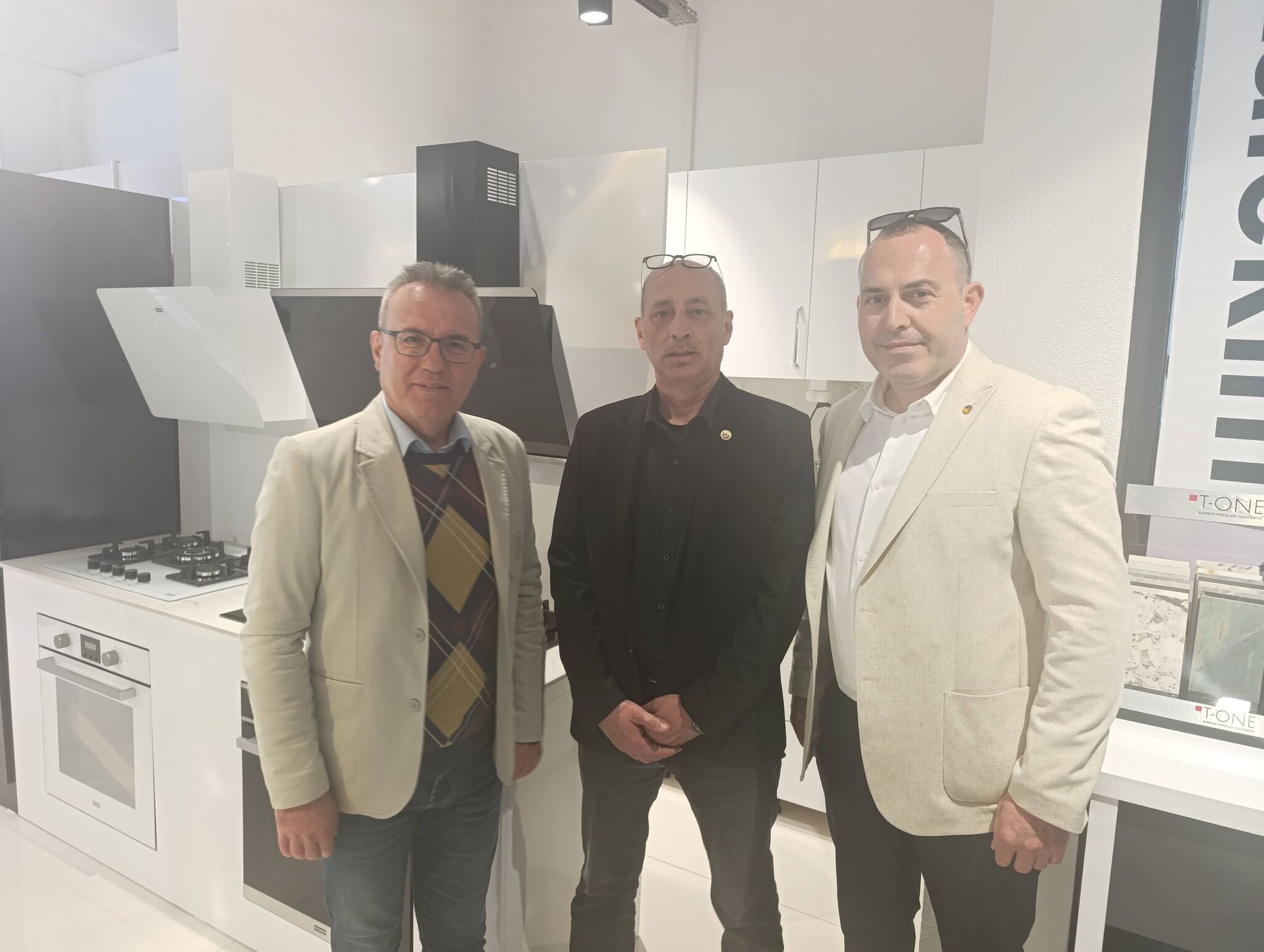 679179170 10164142086944444 2022676261488922192 N