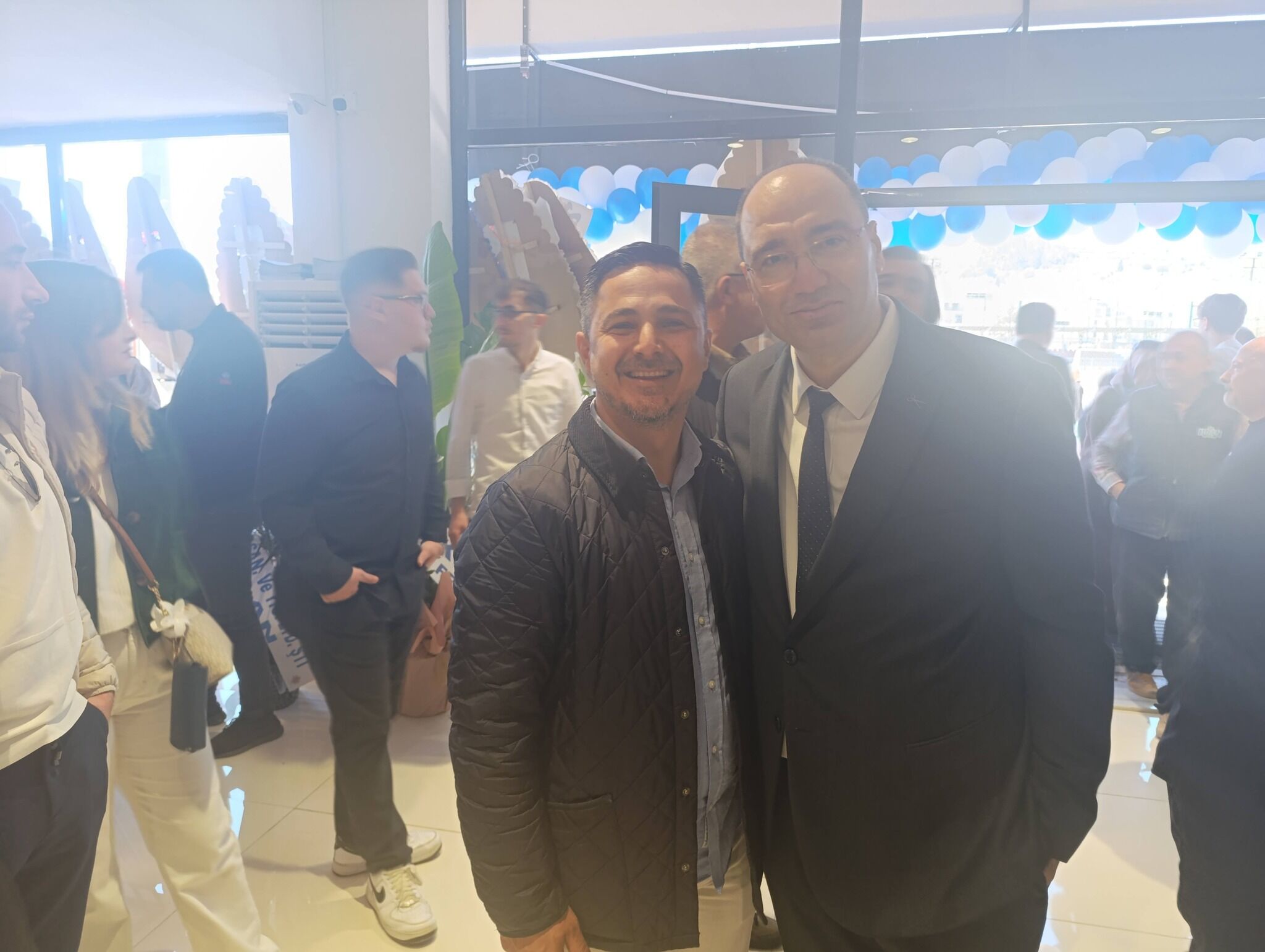 684547221 10164142087139444 7727487590882817653 N