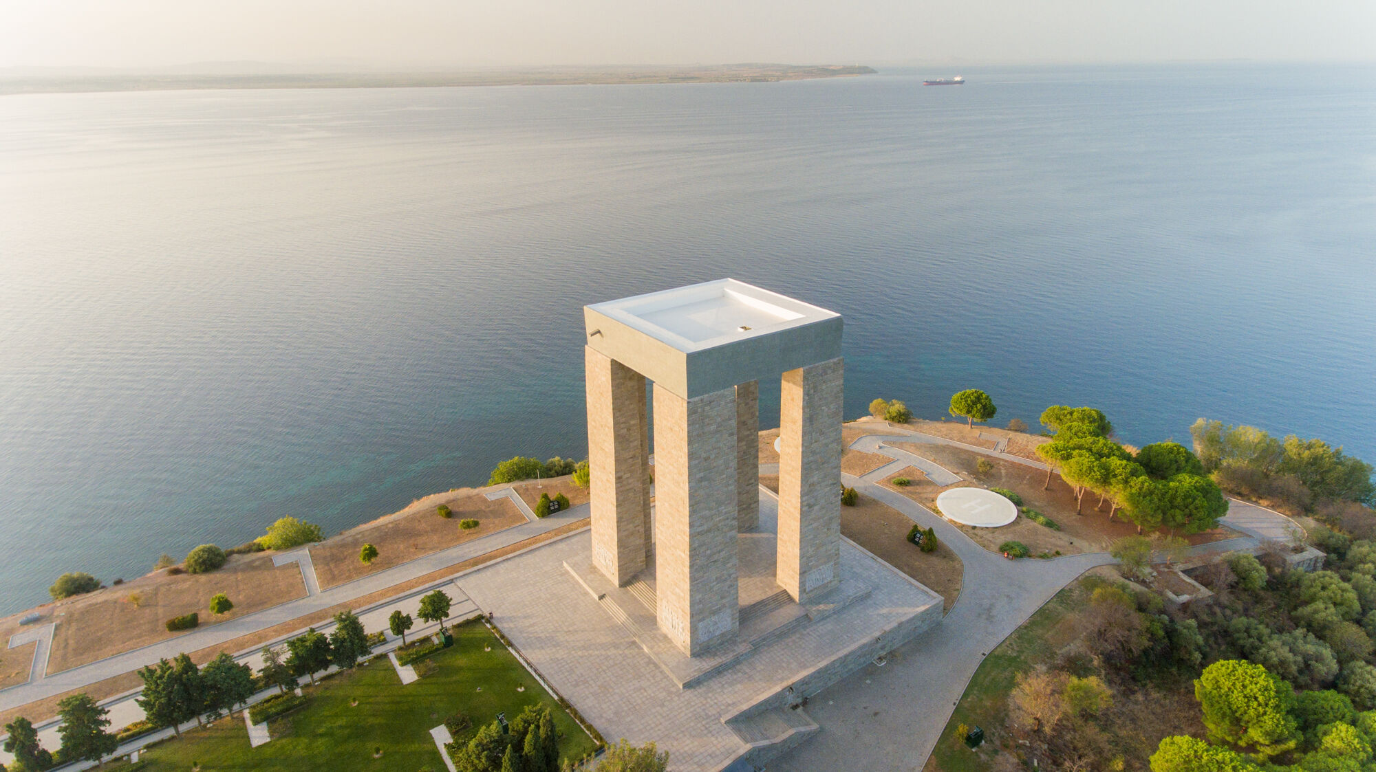 1787727659 Anakkale Ehitler Abidesi 1